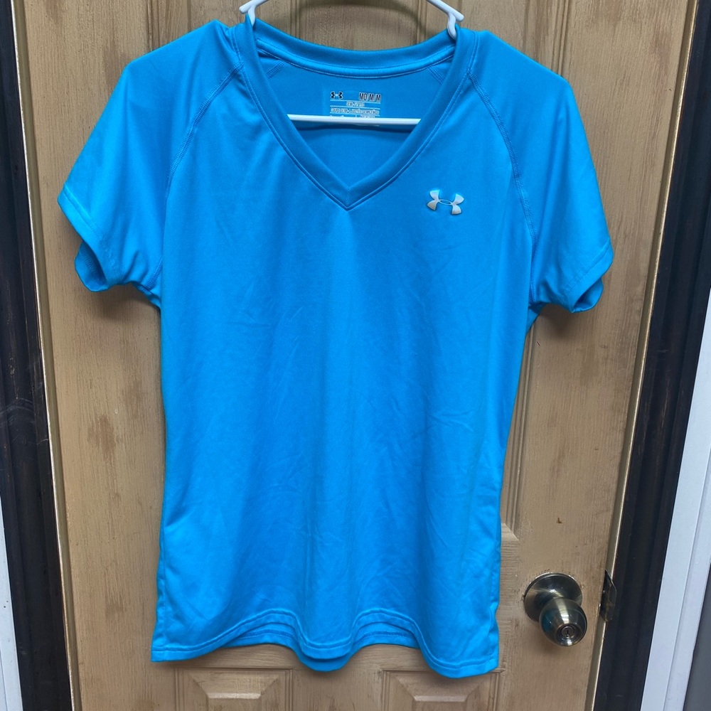 Under armour medium semi-fitted Heatgear blue v neck tee